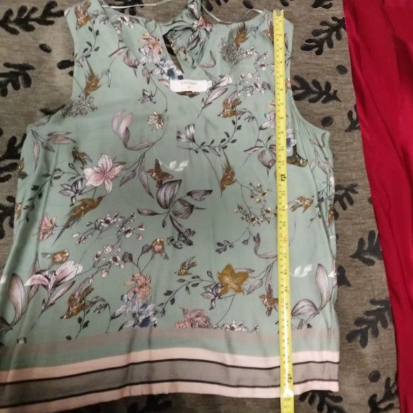 Lily Blake Birds and Flowers Bamboo Tie Up Top - Picture 8 of 11